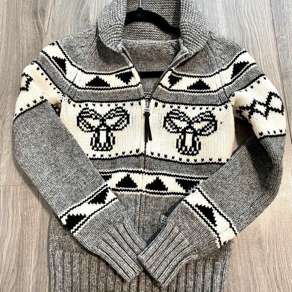 Very good condition Aritzia TNA xxs wool sweater - Picture 2 of 4